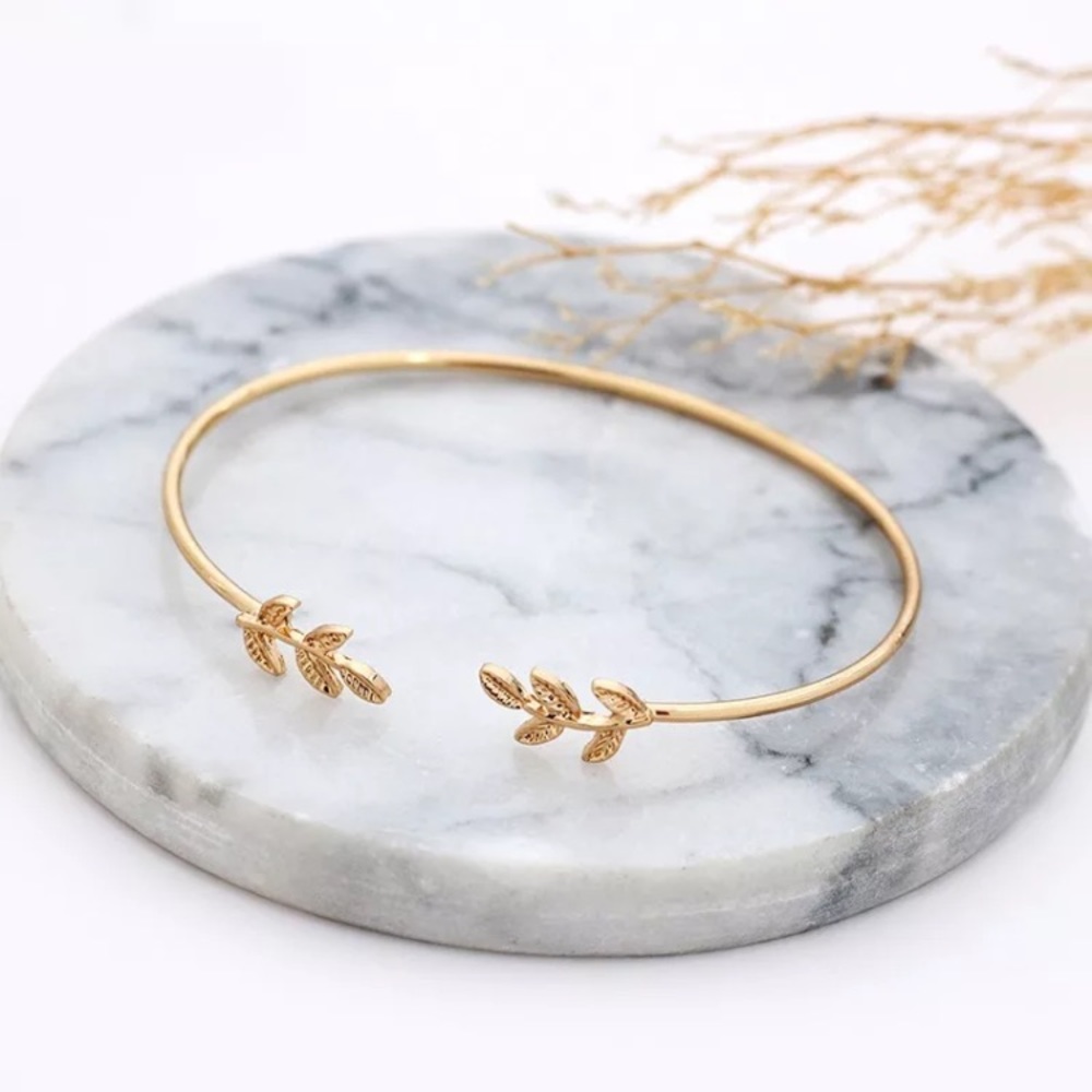🔴𝟭𝟬/$𝟮𝟱🔴NEW 2 Leaf Simple Delicate Floral Cuff - Picture 7 of 11